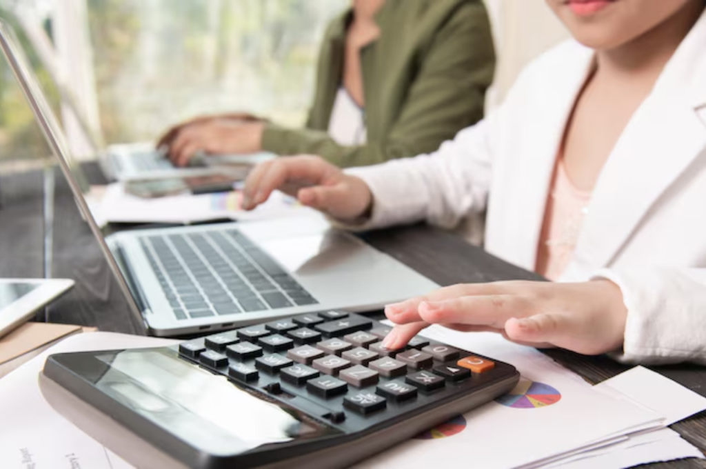 Why Hiring an Accounting Firm in Abu Dhabi Is Essential for Business Growth